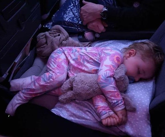 "Slept 8 out of the 13hrs" - @uniquemoniquep, flying with Singapore Airlines